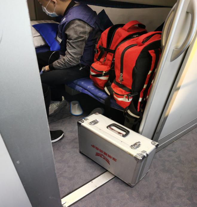 呼吸衰竭寶寶高鐵轉運