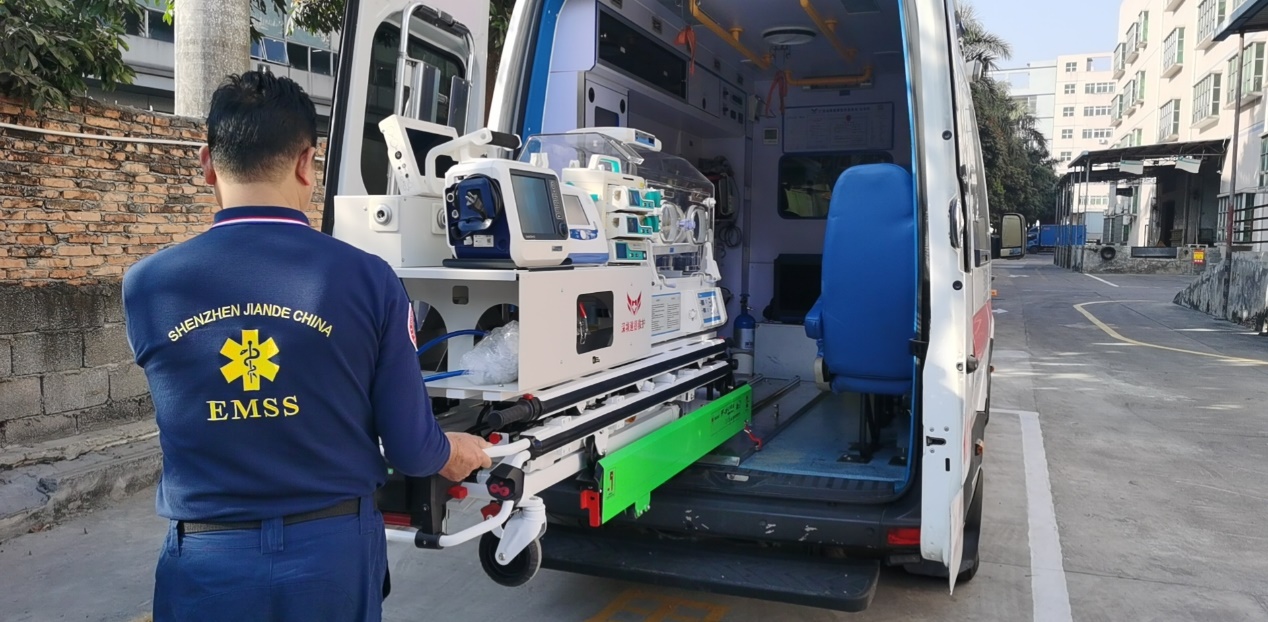 先天性心臟病寶寶跨市長途轉院護送